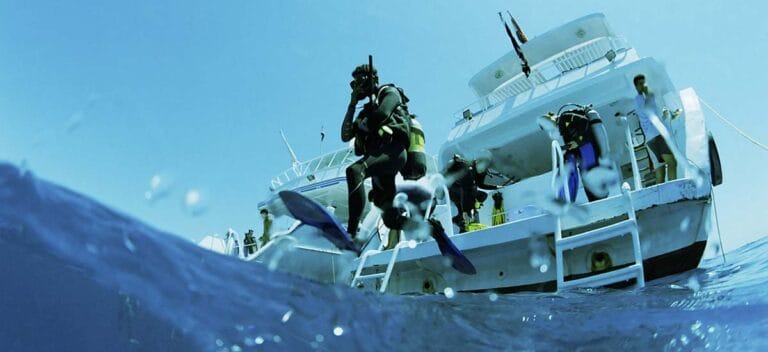 Best-Dive-Sites-6-Best-Exotic-Dive-Spots-Every-Scuba-Dive-Must-Explore-GettyImages-97016201